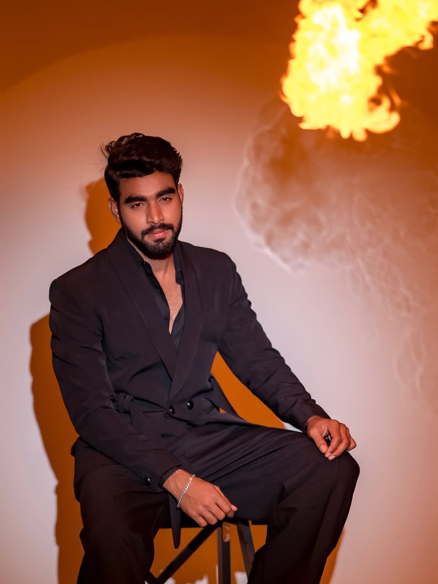 kalyanpada38118's tweet photo. Grateful for the journey so far.
Focused on what lies ahead.
One Step at a time.
Stylist : #navneethbhansali
#KalyanPadala #JourneyContinues #Grateful #WithPurpose #loveyouall https://t.co/YTxgWdhubD