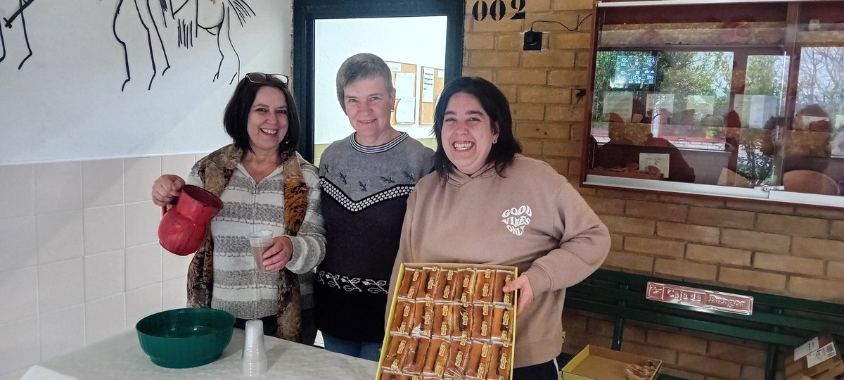 Gracias al AMPA del FPU por invitarnos a la chocolatada de Santo Tomás de Aquino, patrón de los estudiantes muy relacionado con Tolouse🇫🇷ℹ️ dominicains.com/saint-thomas-d…