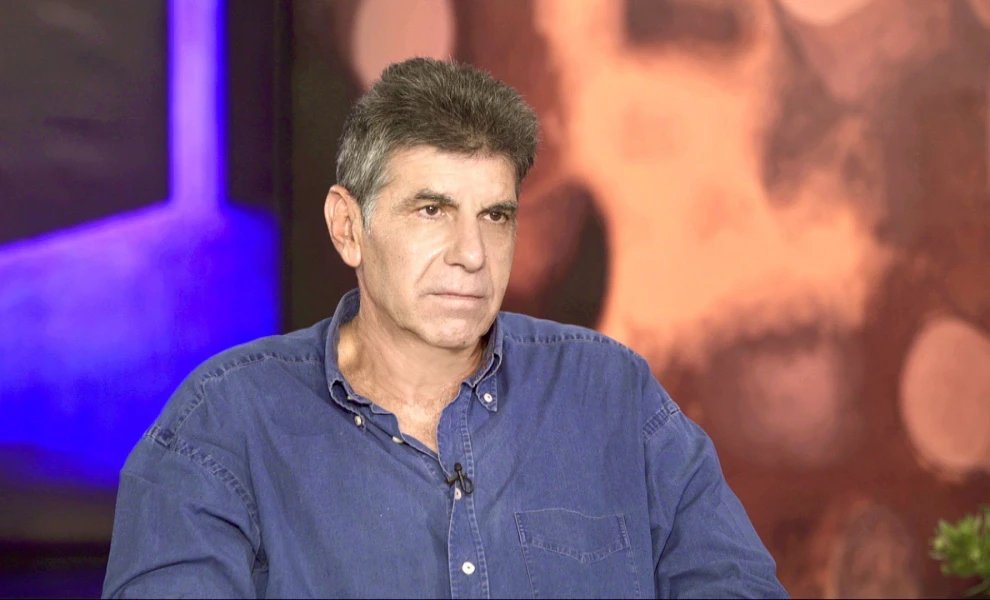 Γιάννης Μπέζος: «Τη βλακεία την αντιμετωπίζεις μόνο με χιούμορ ή λέγοντας… περαστικά».

Κι εμείς το ίδιο λέμε, Γιάννη μου, για τότε που σαλιάριζες με τον Μητσοτάκη!