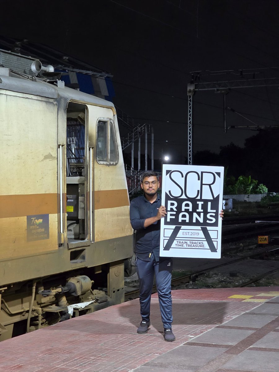 FatahAhad's tweet photo. Where passion meets the rails..🚆
SCR Rail Fans @RailfansScr 
Proud to be a RailFan 💫kavhe https://t.co/Km9WgpTv9C