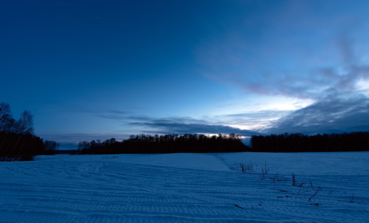 Arctic dusk  
Milky blue light. 
Silvery air. 
Jupiter and Mars, quietly present.  
#Norway

Picture by Isabel Streit 2025