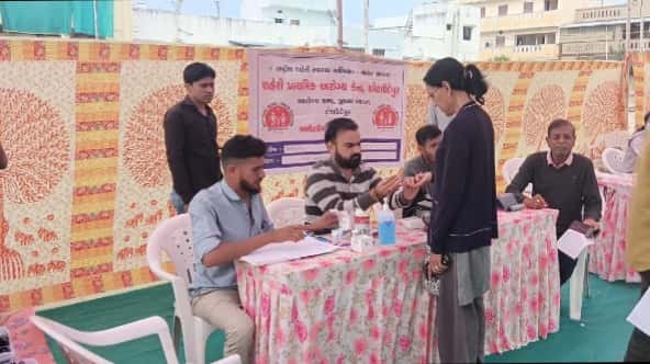 SbccUrban's tweet photo. તા.30.01.2026 ના રોજ  ગુરુકૃપા સોસાયટી માં માન.મુ.જી. આ.અધિકારી શ્રી તેમજ THO sir શ્રી ની સૂચના મુજબ મેડિકલ કેમ્પ યોજવામાં આવ્યો જેમાં 119 લાભાર્થી એ લાભ લીધો હતો જેમાં UPHC તેમજ તાલુકા છોટ��ઉદેપુર નો સ્ટાફ હાજર રહ્યાં હતા.@collectorcu @DDOCUdepur @dieco_cu_health @NHMGujarat https://t.co/g7ps8dg3kl