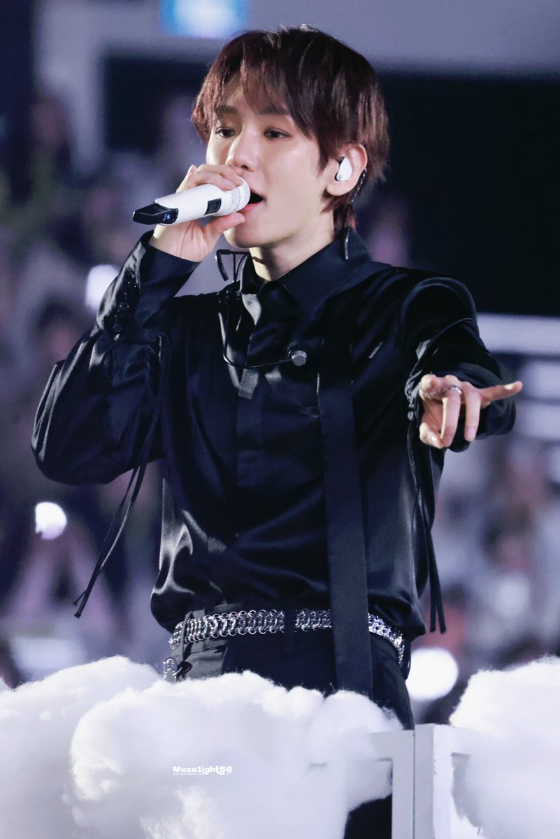 260103 'Reverie [dot]' in Seoul

😆🤟<a href="/B_hundred_Hyun/">Baekhyun_EXO</a> 

#큥_데뷔14주년_축하해
#BAEKHYUN #백현 #伯賢 #ベッキ