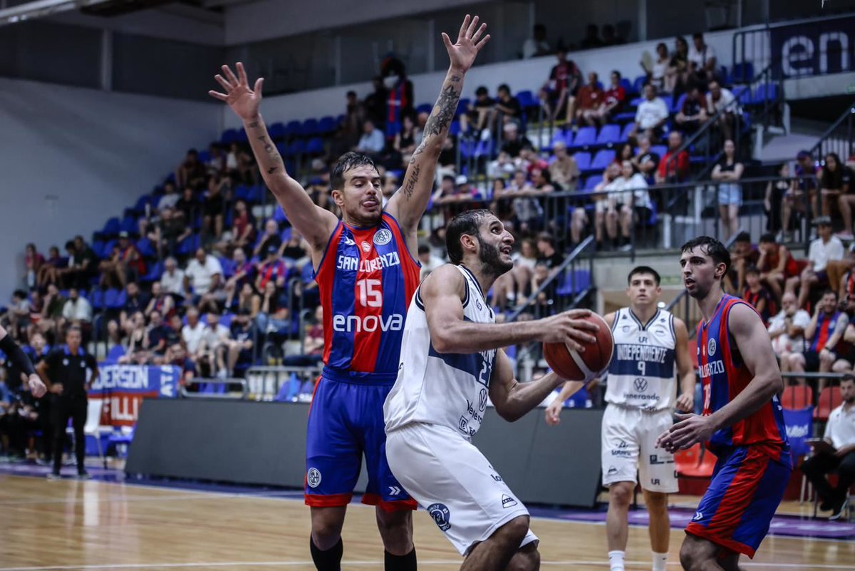 🔵 Independiente de Oliva <a href="/sociosidscoliva/">INDEPENDIENTE OLIVA</a> logró un triunfo trabajado y venció 80-69 a <a href="/CASLABasquet/">CASLA Básquet</a>.
🔥 Filipetti, máximo anotador con 19 pts y 5 reb.
📸 Prensa San Lorenzo