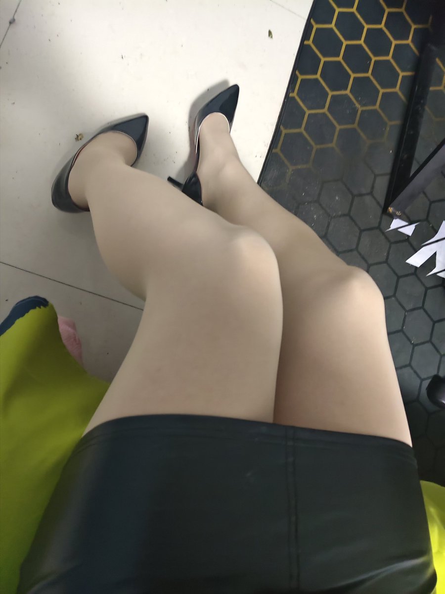 CD_lingc's tweet photo. 🥰🥰#伪娘 #cd #男娘  #jk #过漆袜 #白丝 #肉丝 #黑丝 #网袜 #裤袜 #厚黑 #足控 #棉袜 #捆绑 #绳艺 #丝袜美腿  #丝袜控 #丝袜 #bbw #高跟鞋 #高跟鞋足交 #厚丝 #厚丝袜 https://t.co/BSLq4NnuTX