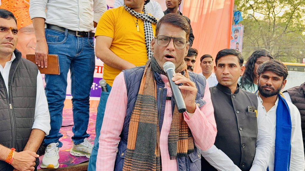 DamodarSYadav's tweet image. ओबीसी 13% होल्ड अभ्यर्थियों को न्याय दिलाने के लिए अम्बेडकर जयंती मैदान पर आदरणीय भाई रवीन्द्र भाटी जी के साथ आंदोलन किया।

#DamodarYadavMandal | #OBC