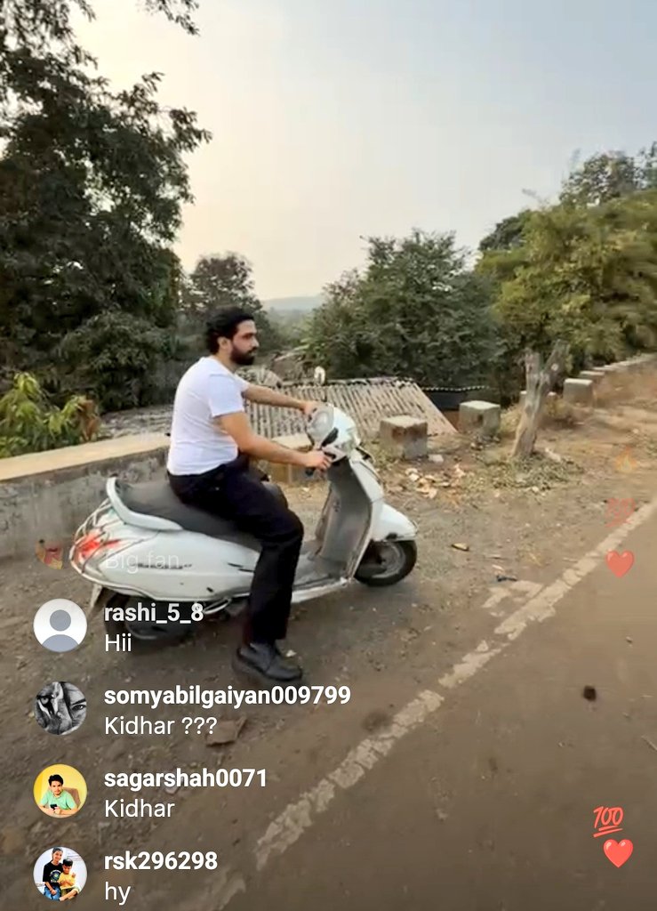 si47477902's tweet photo. #AmaalMallik is live on insta 😍

#Amaalians @AmaalMallik https://t.co/6ISB6ZnWDP