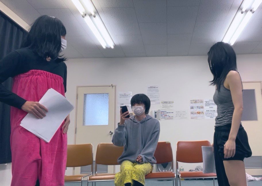 くによし組「世話山さんの恋人」
台本ちょっと公開してます
着痩せする女性の話です

大阪に友達がおりませんゆえ、お知り合いに勧めて貰えたら幸です

一般3000円、学生1500円以下で２団体観れます

2月17日18:30 劇団イン・ノート
21日11:00 RE:MAKE
22日11:00 ノーミーツ

ticket.fany.lol/limited/recept…