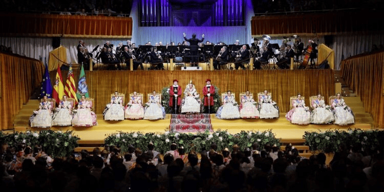 Valencia vive este fin de semana las exaltaciones de las Falleras Mayores 2026 en el Palau de la Música
valencianista.net/2026/01/30/val…
<a href="/PlanetFallas/">Planet Fallas</a> <a href="/generalitat/">Generalitat</a> <a href="/mariajosecatala/">maria jose catalan</a> <a href="/AjuntamentVLC/">Ajuntament València</a>