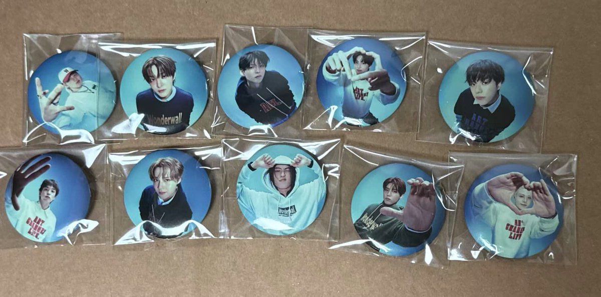 Treasure10GO's tweet photo. Wonderwall TREASURE PC set

A/C ver
145k/Dp 85k - bersih INA

PIN BADGE
185k/set - Dp 125k - bersih INA

✅GO WA
✅GO dom. TANGERANG https://t.co/d7JYiiiEuW