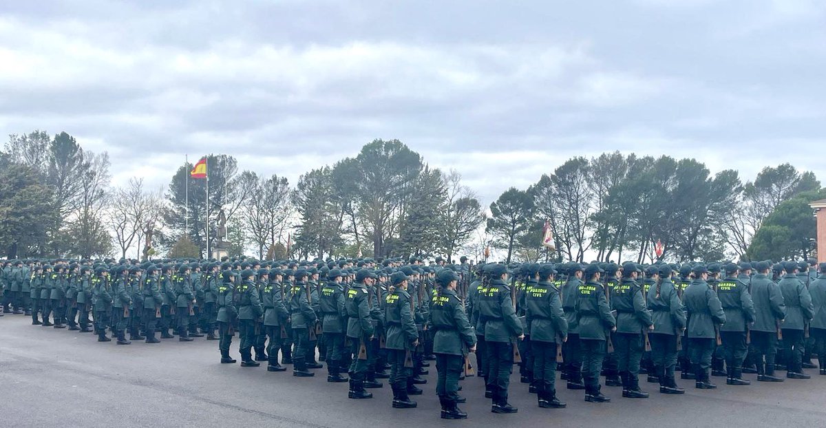 Buenos días futura #132GC
Aquí los chicos y chicas de la #131GC

Mucho ánimo y fuerza 💪🏻💪🏻💪🏻