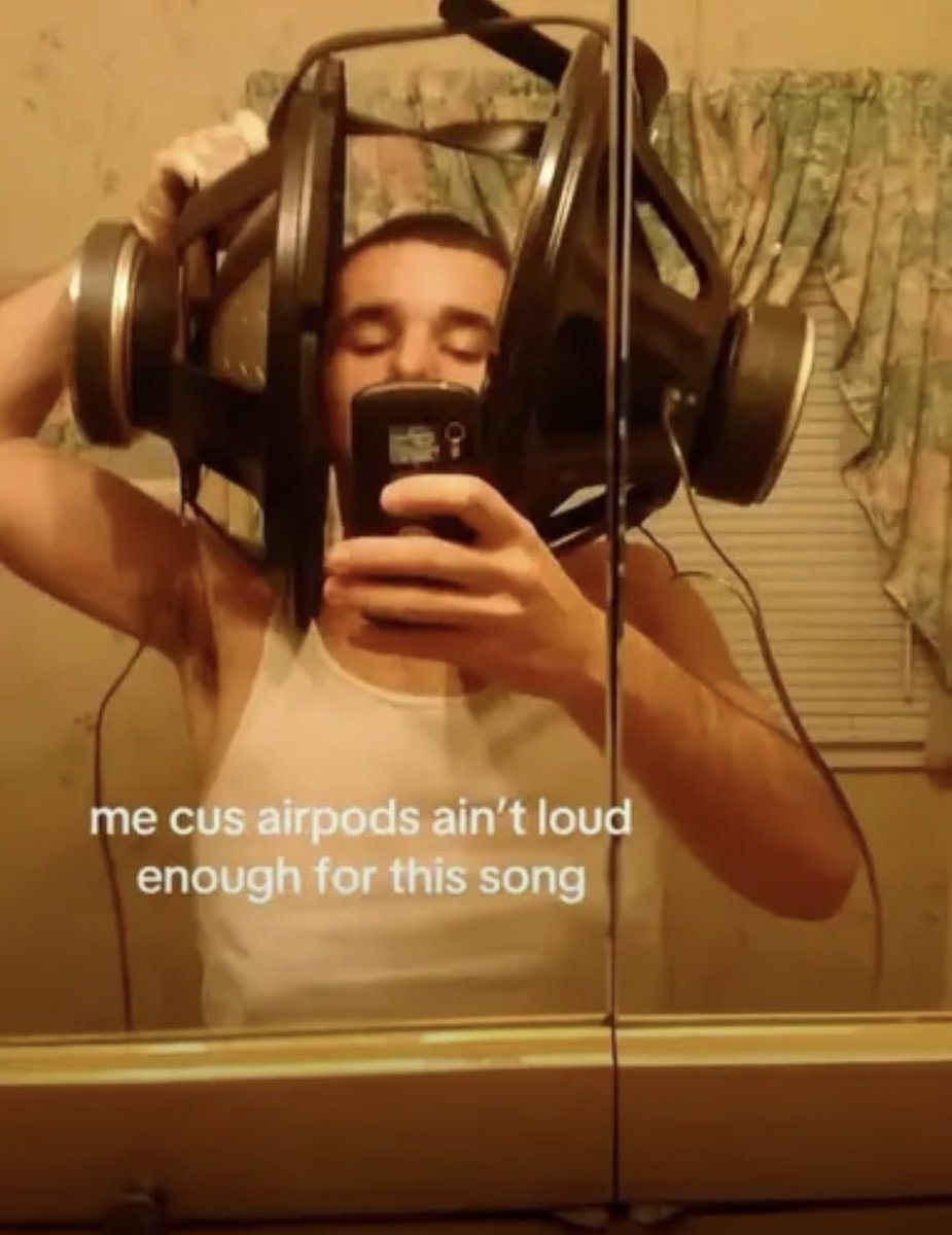 Sjava’s new album is a masterpiece, but you see this song right here? Mdumise was anointed by the most high. 

This is music that brings you closer to you, and most importantly, closer to God.