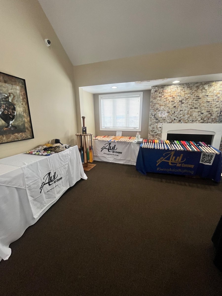 Aul Bat Company tweet media