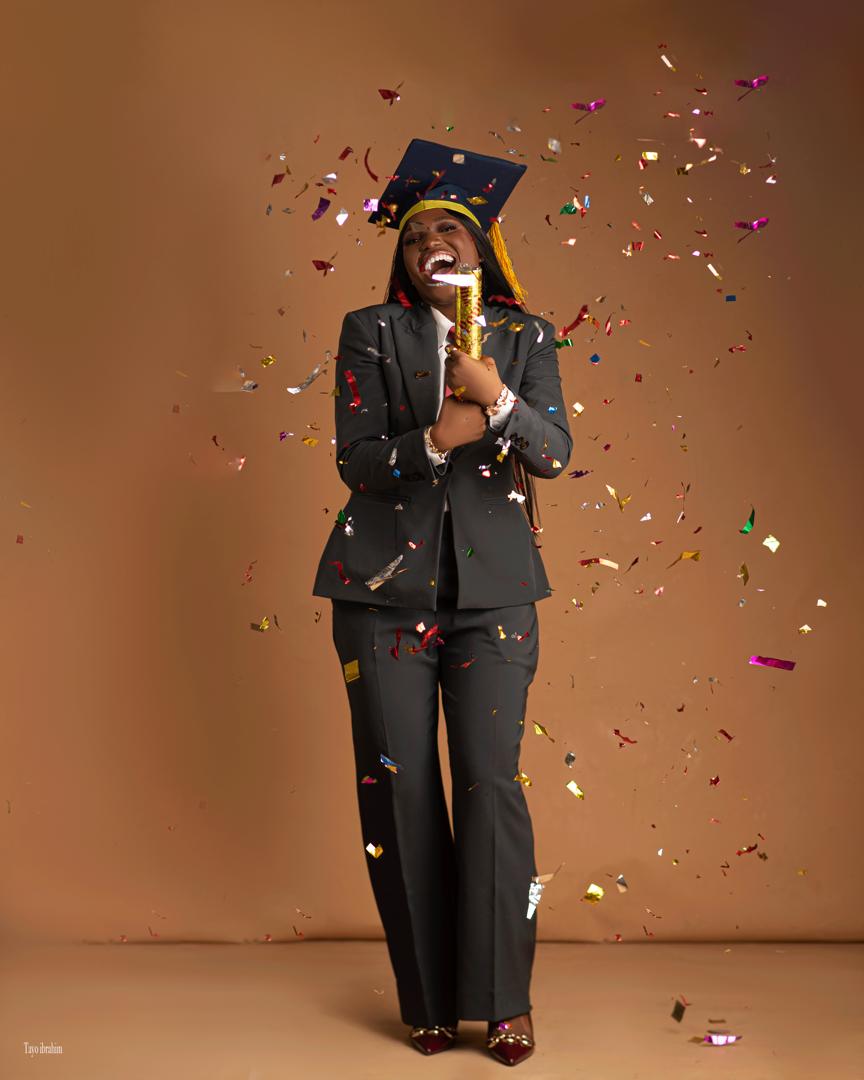 Toke_nusi's tweet photo. I’m beyond proud of you and I wish u all the best. The future is bright and you’re more than ready. 
Ps: If you are hiring a FrontEnd Developer, Kindly Reach our to me🥰
#ConvocationDay #ProudSibling #WomenInTech #FrontendDeveloper #TechTalent #BSc #BlackGirlsInTech https://t.co/jvhZqEa4sD