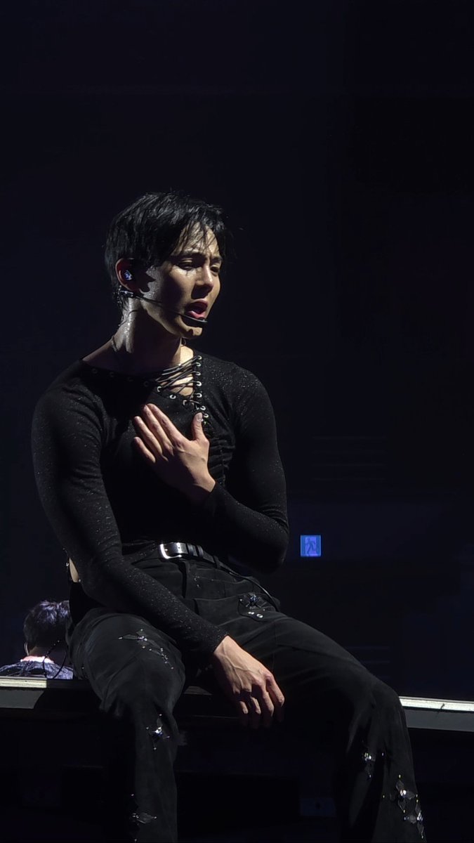 셔누야 나 진짜로 니가 너무 좋다 넌 너무 아름다워 숨을쉴수가없어 워어어...😇