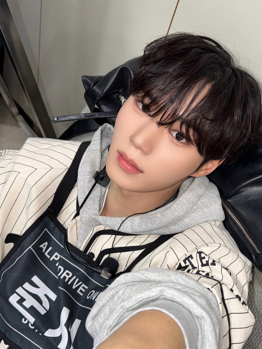 PHOTO] 260130 | X POST 🦊: Photos approved by our maknae