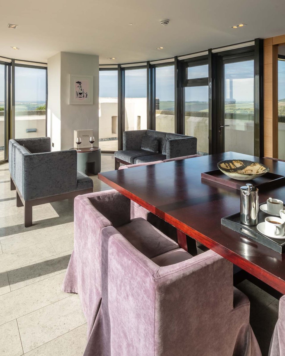 Roch Castle tweet media