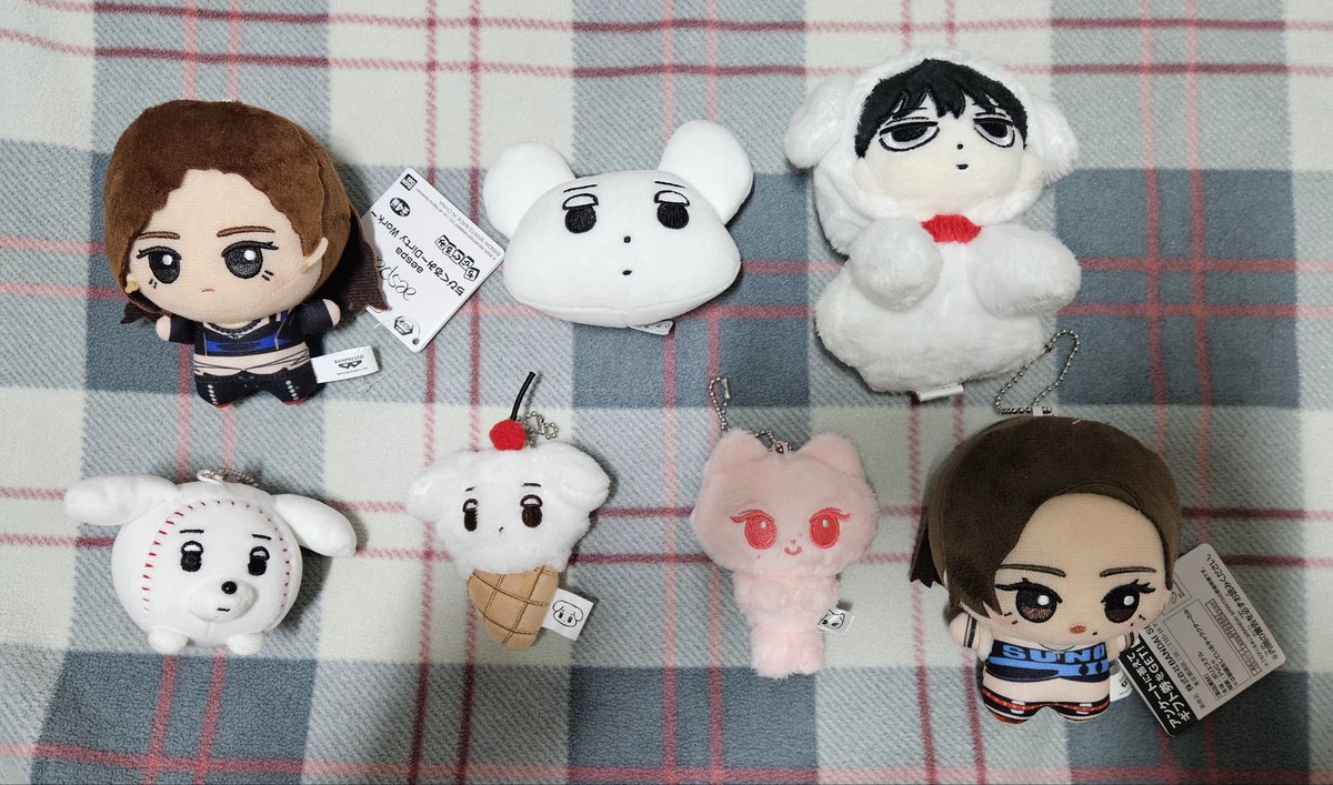 #follow + #rt 에스파 인형 나눔

✓ only 한국 주소를 가지고 계시는 ❝마이❞분만 참여 가능
    배송 방법 : 우편

✓ 참여 날짜 ~2/6 23:59 [2월 7일 추첨]
    ʚ7명 추첨ɞ  ( 인형은 랜덤입니다 )

그냥 계정 키울 겸 이벤트 하고 싶어져서 열었습니다..!