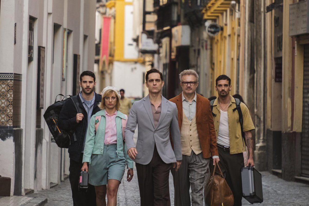 JorDorOr's tweet image. จอมโจรหัวงู เตรียมเข้าสู่การปล้นครั้งใหม่ 🐍
ใน ‘Berlin and The Lady with an Ermine’

เปิดจักรวาล #MoneyHeist อีกครั้ง ไปกับ ‘เบอร์ลิน’ ในภารกิจขโมยภาพของ ‘เลโอนาร์โด ดา วินชี’ ที่อาจมีเป้าหมายลึกซึ้งกว่าที่ตาเห็น

15 พฤษภาคมนี้ที่ #Netflix เท่านั้น
#จดอ #JUSTดูIT
#BerlinNetflix