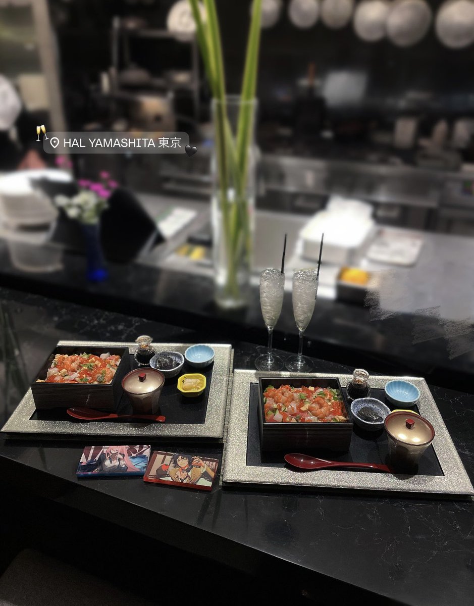 triggeron_'s tweet image. 東京ミッドタウンにある日本料理屋さん🦐♥ 海鮮がぎっしり詰まったちらし寿司美味しすぎたし念願の対ホロウ六課併せも出来て幸せ๑ ᷇ 𖥦 ᷆๑)♡