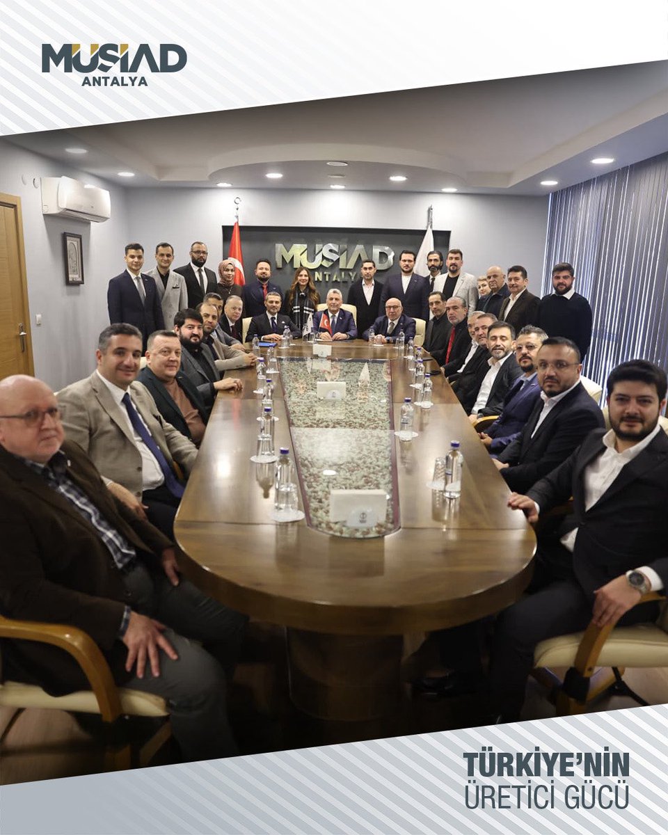 Türkiye Cumhuriyeti Ticaret Bakanı Sayın Ömer Bolat, MÜSİAD Antalya Şube Başkanı Yusuf Akgül ve Yönetim Kurulu Üyelerini MÜSİAD Antalya Şubesinde ziyaret etti.

Gerçekleşen görüşmede; Türkiye’nin ticaret politikaları, ekonomik iş birliği fırsatları ve bölge iş dünyasının