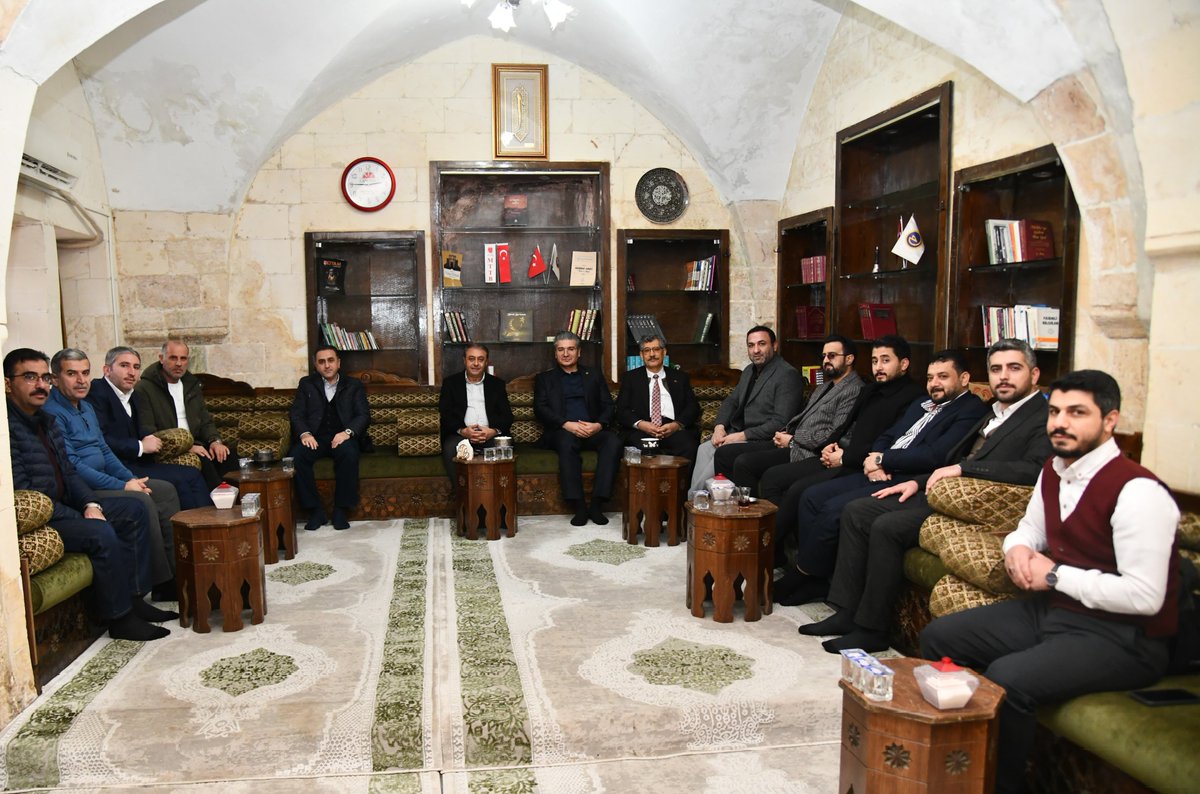 Birlik Vakfı Şanlıurfa Şubesini ziyaret ettik. 

Kıymetli Başkanımız ve Yönetim Kuruluna sıcak ev sahiplikleri için teşekkür ediyorum. 

#Şanlıurfa
<a href="/UrfaValiligi/">T.C. ŞANLIURFA VALİLİĞİ</a>