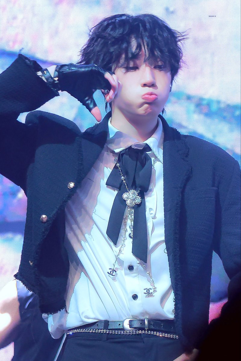 이거 아랫입술 진짜 귀여운 거 아시는 분