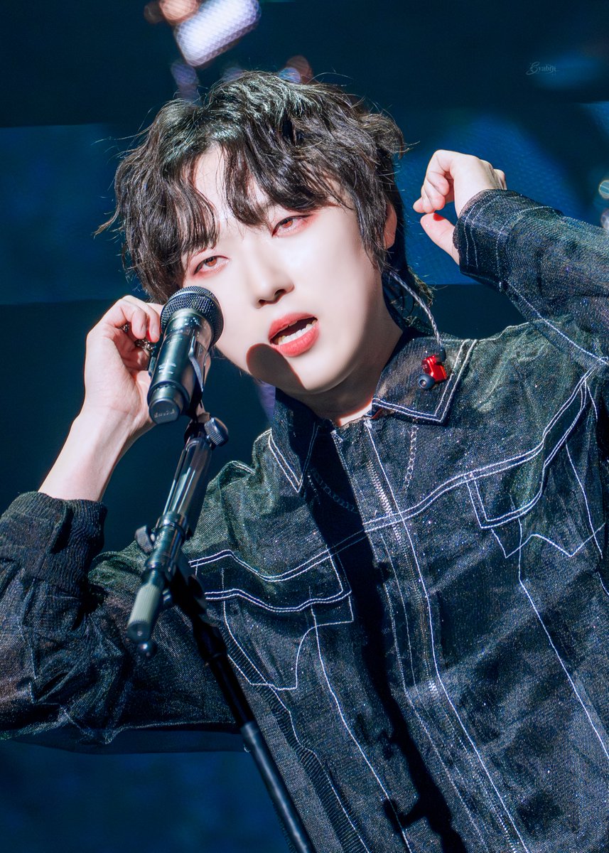 syabto1's tweet image. 250329 PITTA : UNIVERSE ENCORE 토요일 - 강형호

（三ФÅФ三）지쳤냥..? 

#강형호 #PITTA #Forestella