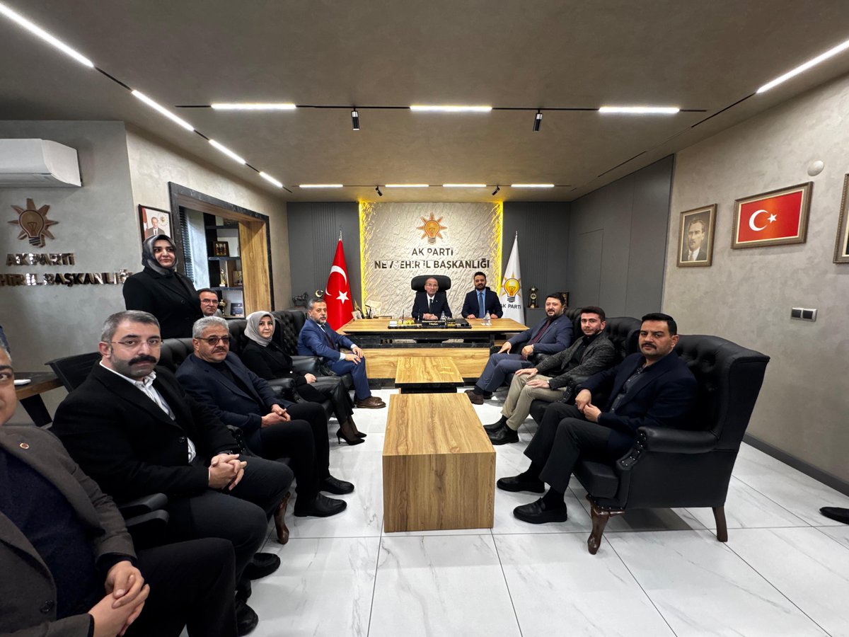 av_mfa's tweet photo. 📍 İl Başkanlığımızdayız

Tecrübesiyle devlet hafızasına, duruşuyla millet iradesine değer katan;
Önceki dönem Adalet Bakanımız, Şanlıurfa Milletvekilimiz ve Türkiye Büyük Millet Meclisi Başkanvekilimiz
Sn. Bekir Bozdağ’ı İl Başkanlığımızda misafir etmenin memnuniyetini yaşadık.

Şehrimiz ve teşkilatımız adına verimli istişarelere vesile olan bu nazik ziyaretleri için teşekkür ediyoruz. 

@bybekirbozdag