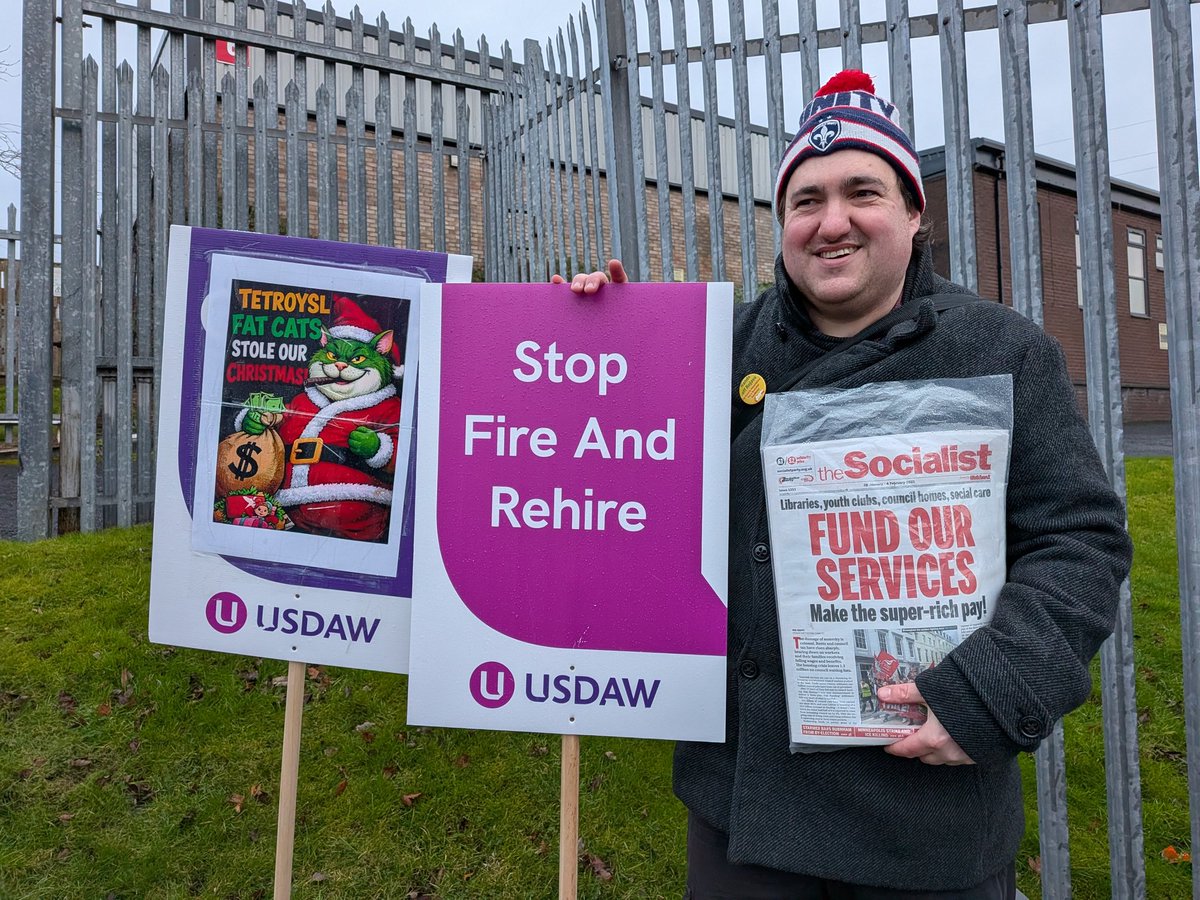 Supporting Tetrosyl workers in Rochdale this morning as Usdaw members take 6th day of strike action against fire and rehire

Read our article about the dispute here - socialistparty.org.uk/articles/14643…