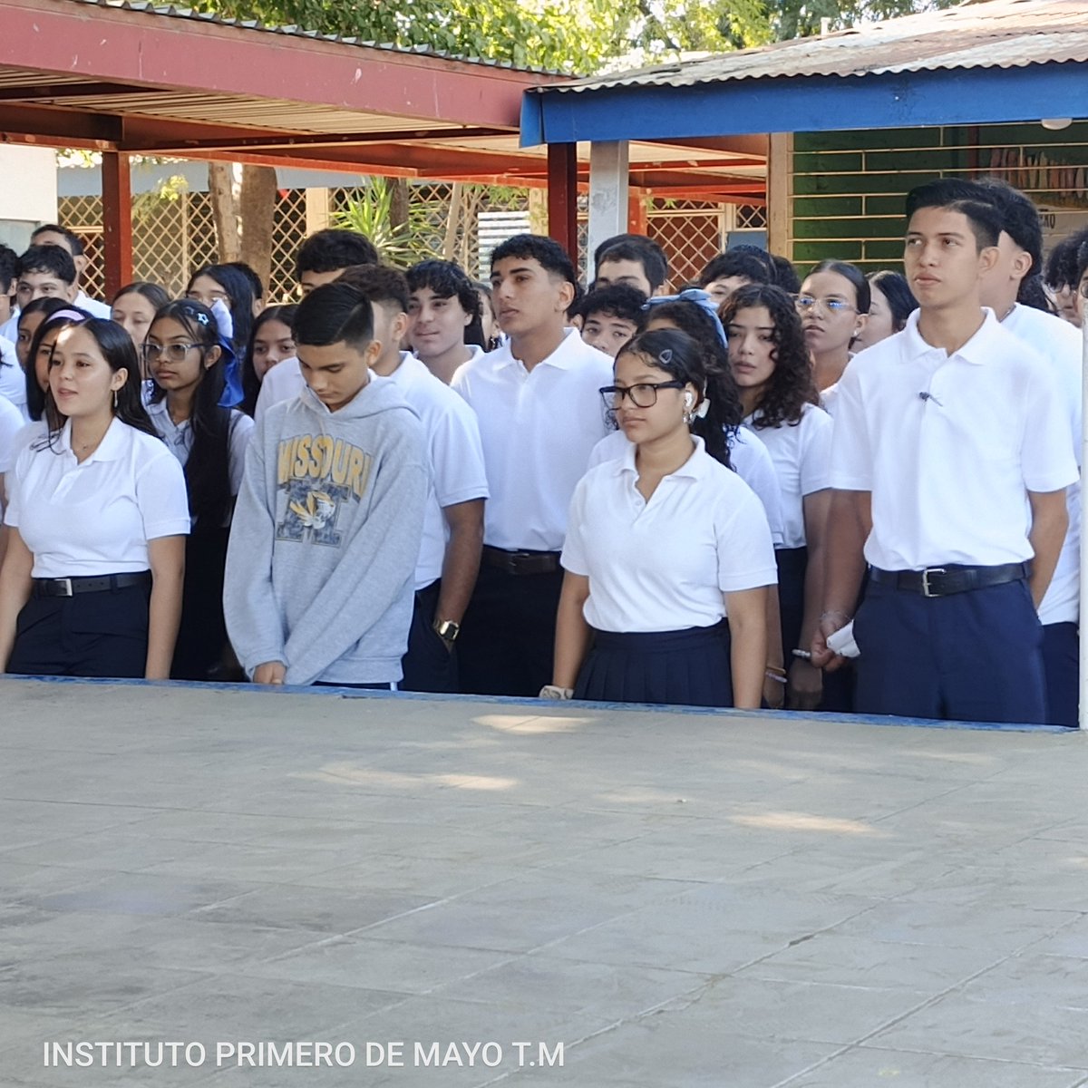 Acto Cívico con la participación de estudiantes del Turno Matutino.
