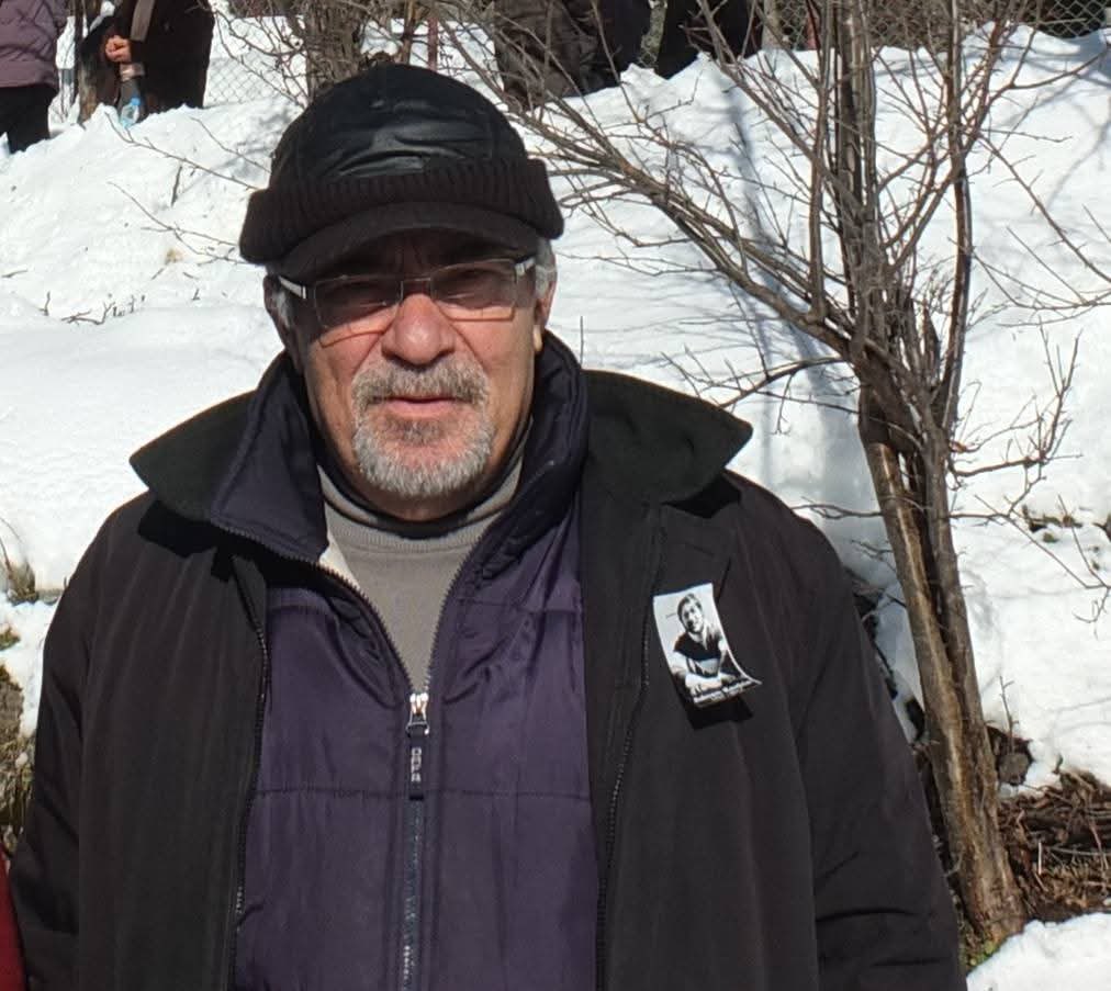 Acımız büyük, hareketimizin emektarlarından, yol arkadaşımız Selman Nuri Karamert’i geçirdiği kalp krizi sonucunda kaybetmenin üzüntüsünü yaşıyoruz. Tüm dostlarının, hepimizin başı sağ olsun. 

Cenaze bilgileri netleşince paylaşılacaktır.