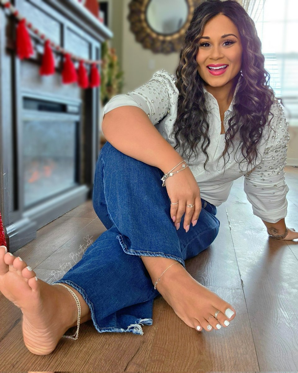 It’s Friday, time to go make stories for Monday.✨️