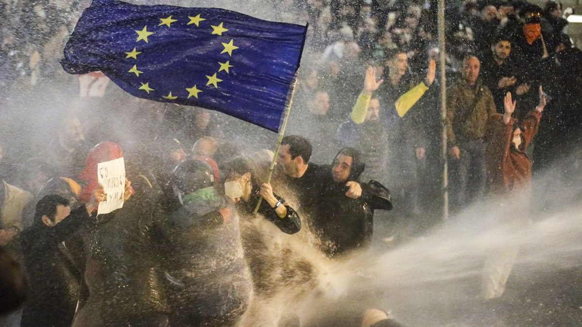 Ave Europa tweet media