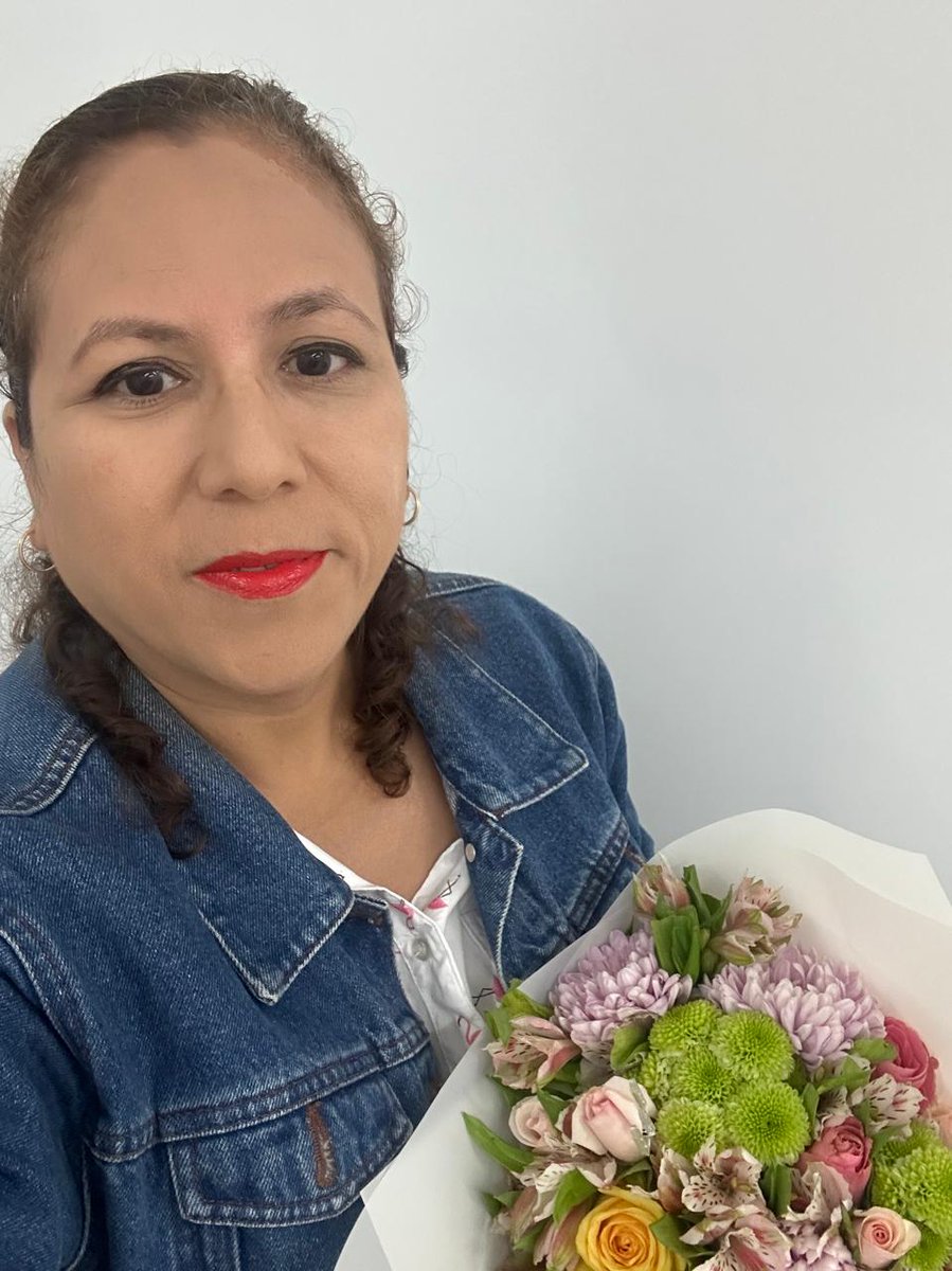 Empezando el día con hermoso 🎁 hoy es mi cumple <a href="/AlejandroSanz/">Alejandro Sanz</a> 😍 bendiciones para todos mis compañeros y amigos por sus felicitaciones <a href="/Yucasanzeros/">YucaSanzeros</a>