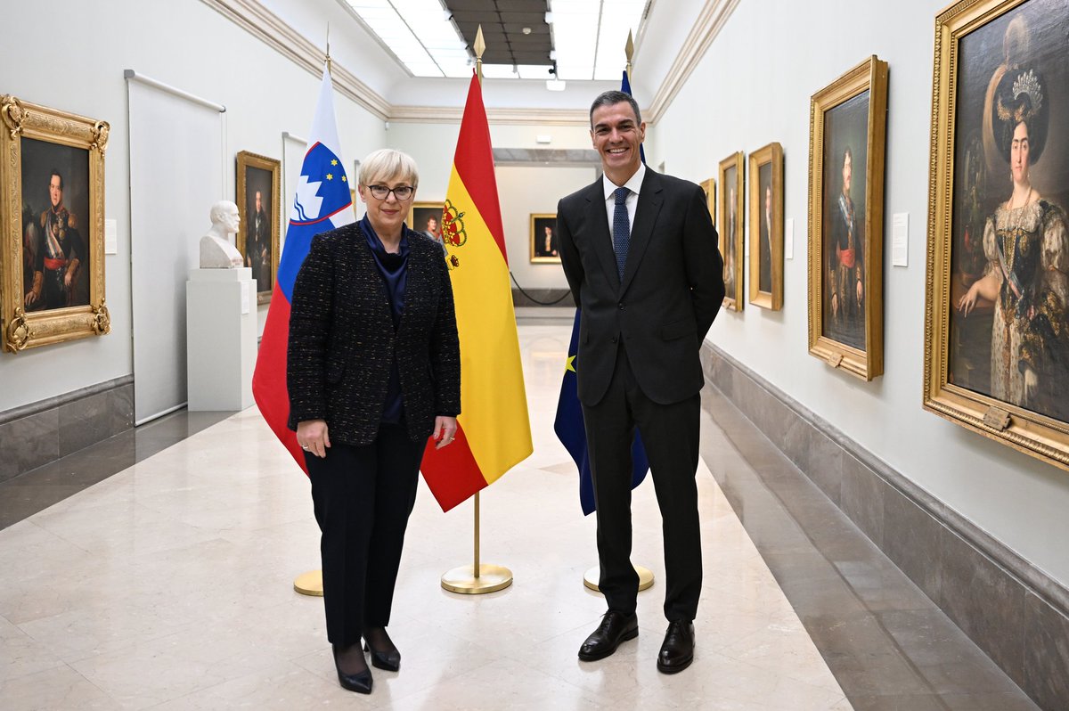 Junto a la presidenta Nataša Pirc Musar, <a href="/nmusar/">Nataša Pirc Musar</a>, hemos profundizado en la excelente relación bilateral entre Eslovenia y España.

Coincidimos en el refuerzo del multilateralismo, la lucha frente al cambio climático y la importancia de la colaboración entre países mediterráneos.