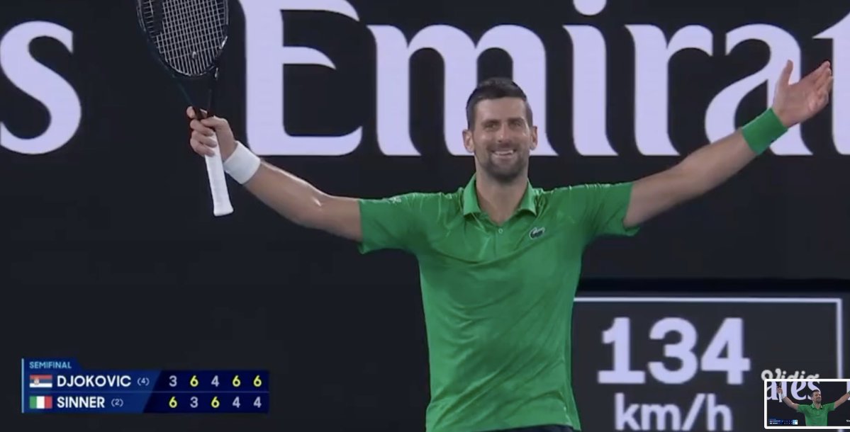 ainurohman's tweet image. Memasuki usia 39 pd tahun ini, Novak Djokovic masih mampu bermain 5 set, mengalahkan Sinner, dan menembus final grand slam. 

Gileeee...