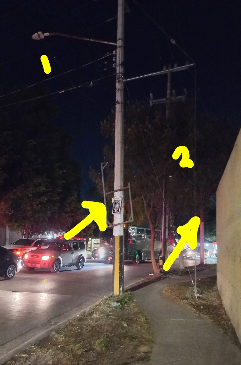 <a href="/ServiciosZap/">Servicios Municipales Zapopan</a> <a href="/JuanJoseFrangie/">Juan José Frangie</a> <a href="/Trafico_ZMG/">TráficoZMGuadalajara</a> <a href="/ZapopanGob/">Gobierno de Zapopan</a> <a href="/HectorXkamylla/">Héctor Escamilla</a> <a href="/mrhr_zap/">Mr. H. R.</a> <a href="/LOBOALFA76/">LOBO ALFA</a> Hola, buenos días si atendieron pero faltaron 2 que son ESENCIALES en la curva  después de Farmacias Guadalaja donde se ubican 2 puestos de tacos.  Esperemos que también las reparen. <a href="/JuanJoseFrangie/">Juan José Frangie</a> le encargo estas observaciones PRESIDENTE y a su equipo <a href="/ServiciosZap/">Servicios Municipales Zapopan</a>