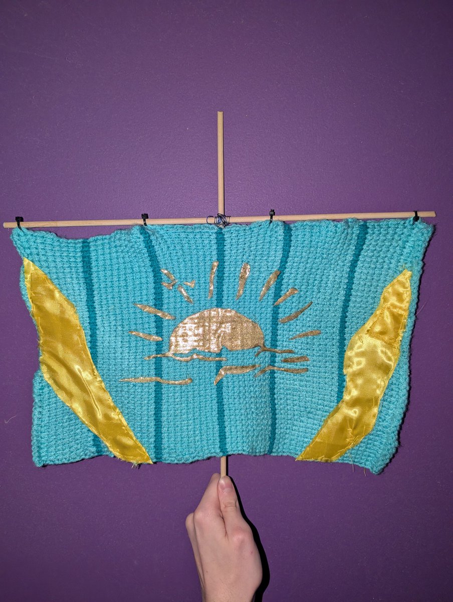 Hello everyone! Since #SeaOfThievesCommunityWeekend is tomorrow I wanted to show you something me and my good friend <a href="/raccrr_/">raccrr</a> made together! We made the Golden Hour Sails mast included! He did the crochet I did the fine details and mast! #SeaOfThieves #BeMorePirate <a href="/SeaOfThieves/">Sea of Thieves</a>