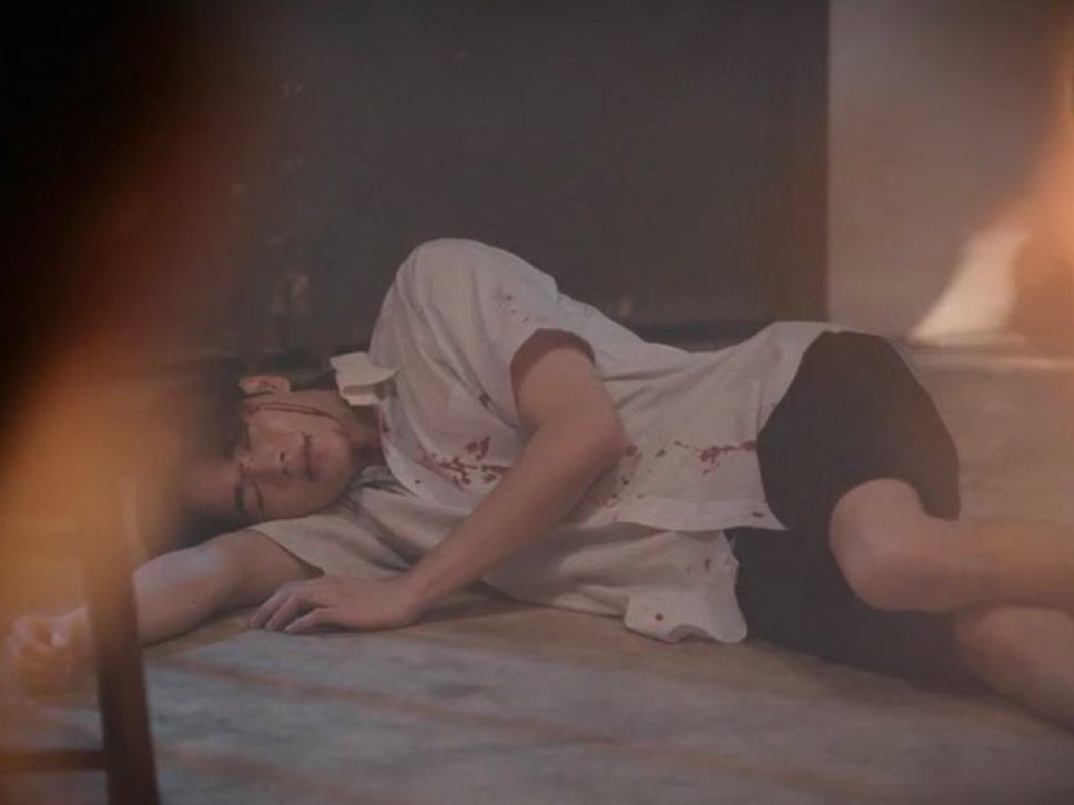 ioxview's tweet image. Mark pas ditawarin main series:

“karakternya meninggal gak?”