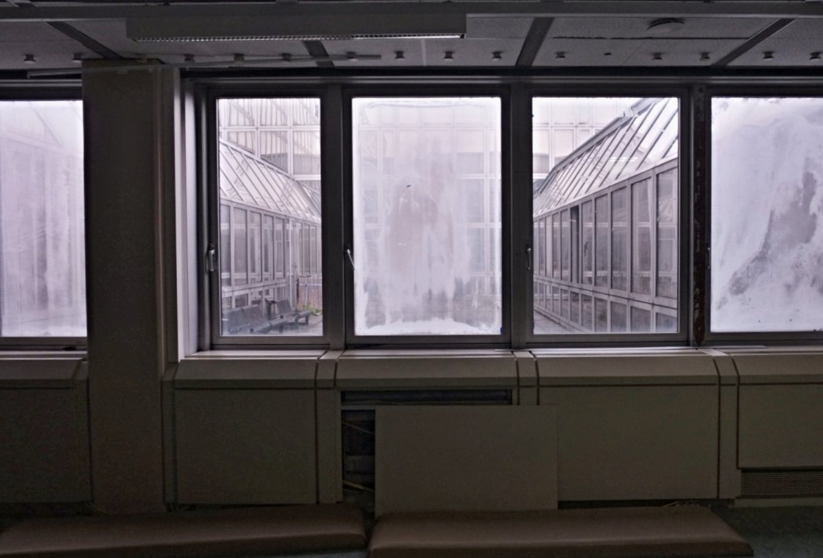 apex_archive's tweet photo. 1)
Exit-us...
Auszug aus der alten WU in Wien, die vor dem Abbruch steht.
Auszüge auch aus meiner Blitz-#Reportage der Location.
#althan #althangrund #althanquartier #ehemaligeWU #alteWU #Wien #Stadtentwicklung https://t.co/2VoOJALUgV