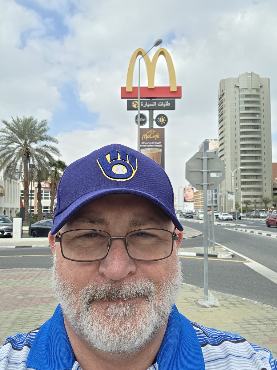 jwt0480's tweet photo. On recent travels,  I repped our @Brewers in India and Qatar. #thisismycrew https://t.co/4apMXXj3mv