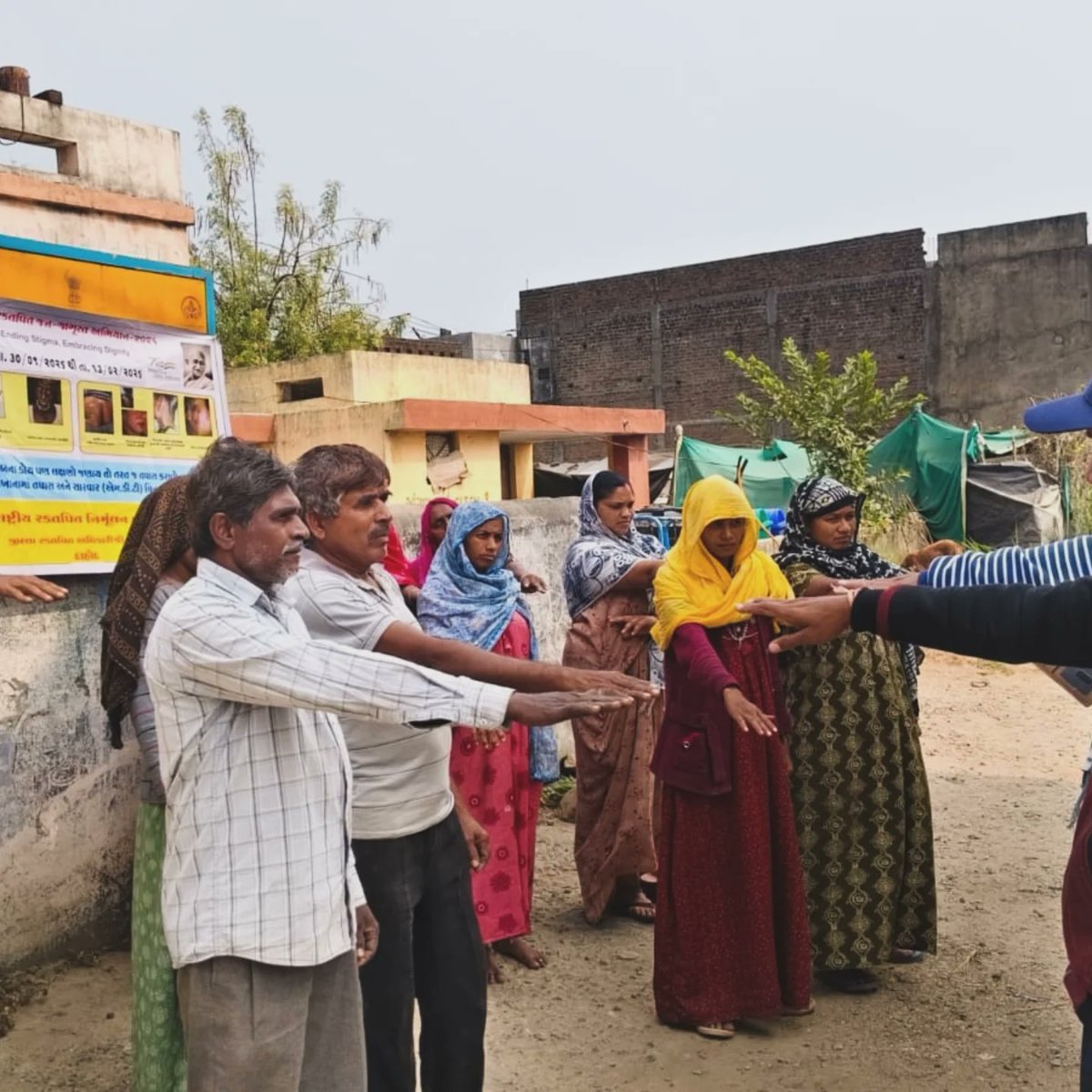 phcjesawada's tweet photo. ➡️ “લેપ્રસી અવેરનેસ કેમ્પેઇન” (SLAC) – “Ending Discrimination, Ensuring Dignity” 

તા.૩૦/૦૧/૨૦૨૬ ના  જેસાવાડા પ્રા.આ.કેન્દ્રના વિસ્તારમાં રક્તપિત્ત અંગે લોકોમાં જાગૃતતા કરવામાં આવી અને “કલકંનો
અંત, ગૌરવનો સ્વીકાર ” માટે પ્રતિજ્ઞા કરવામાં આવી https://t.co/8sZVpitKkp