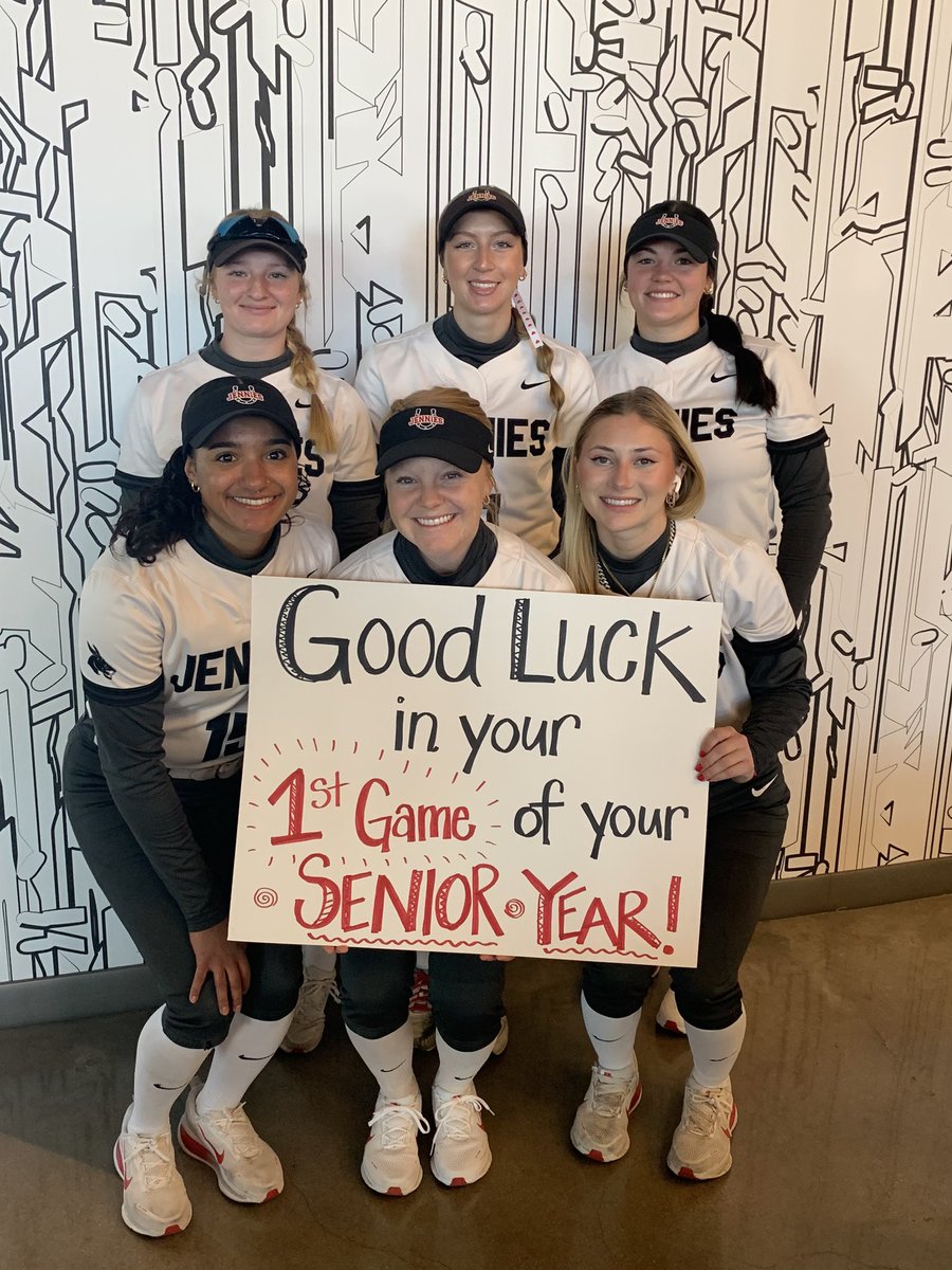 Love this senior group!! Last first game❤️‍🔥🫏🥹
#WEFE 🤘🏼 #RollJens