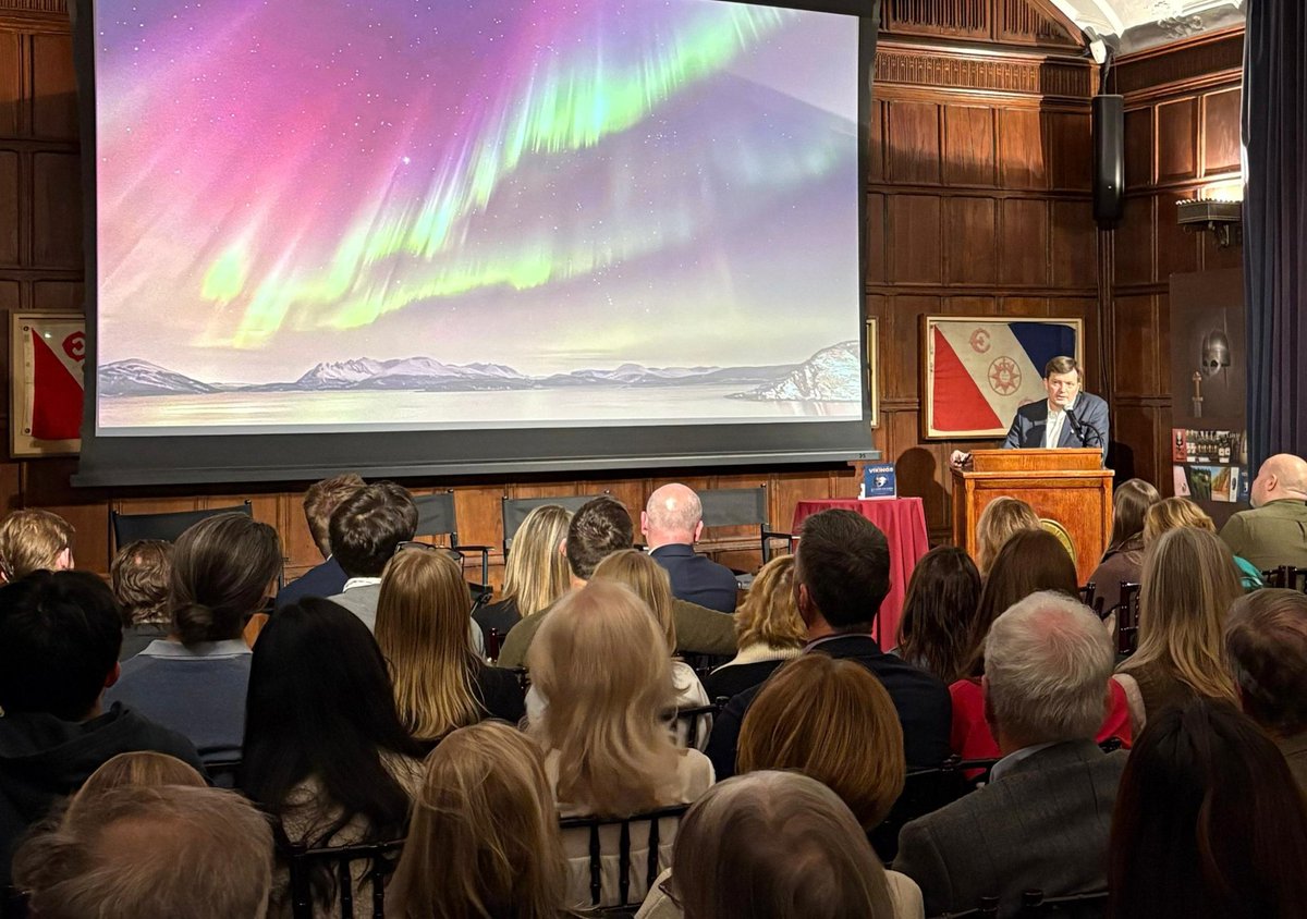 SturlaEll's tweet photo. Getting to talk about Vikings, DNA and Thor Heyerdahl in New York was great. Thanks to Thomas Klevjer, Jonathan Fielder-White, Kim Hjardar and Storm for the trip over! And a big thank you to The Explorers Club for their collaboration on "A Night of the Vikings" 💯 https://t.co/i7YmrjDFjs