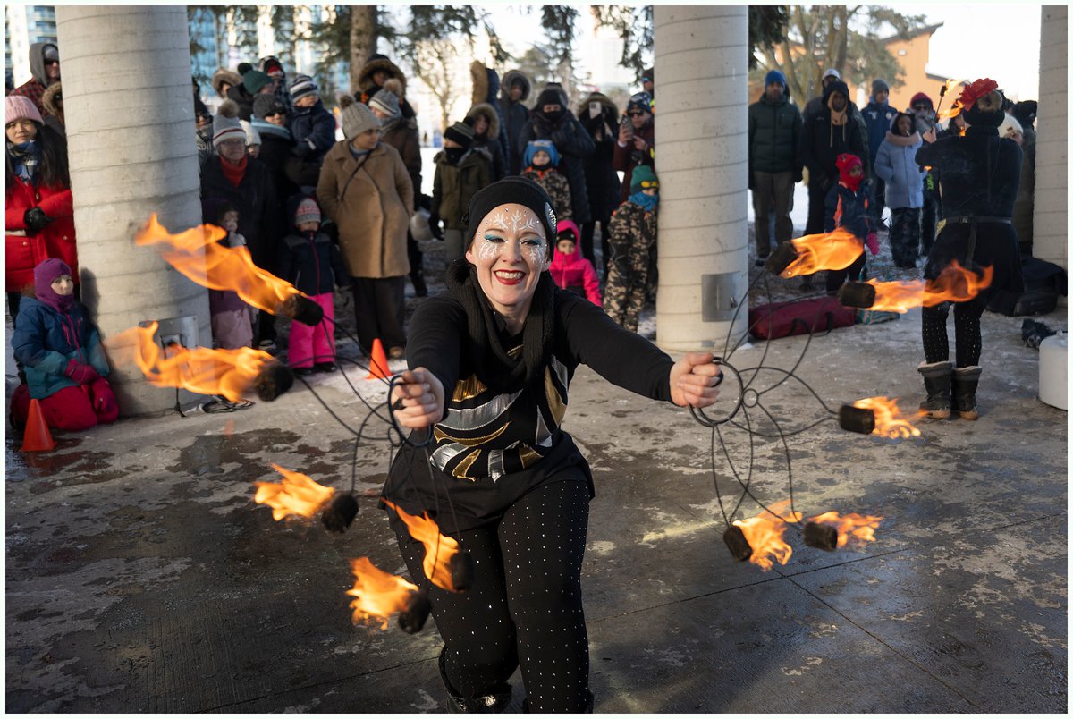 cityofbarrie's tweet photo. #BarrieWinterfest happening Feb 7 &amp; 8, has fun activities for the whole family! Learn about wildlife in the winter, paint snow &amp; enjoy fire and magic performances all weekend🔥🪄Plan your weekend: https://t.co/xH6pZdrWRE #BarrieEvents https://t.co/AXulG15pEB