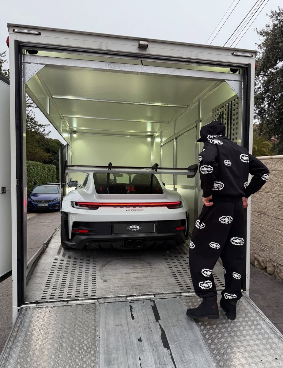 terrenoviral's tweet image. La publicación de Plex tras las críticas por la compra de su Porsche GT3 RS: “Haz eso que nadie entiende, ve hacia tus montañas, sé el pingüino.” 🐧