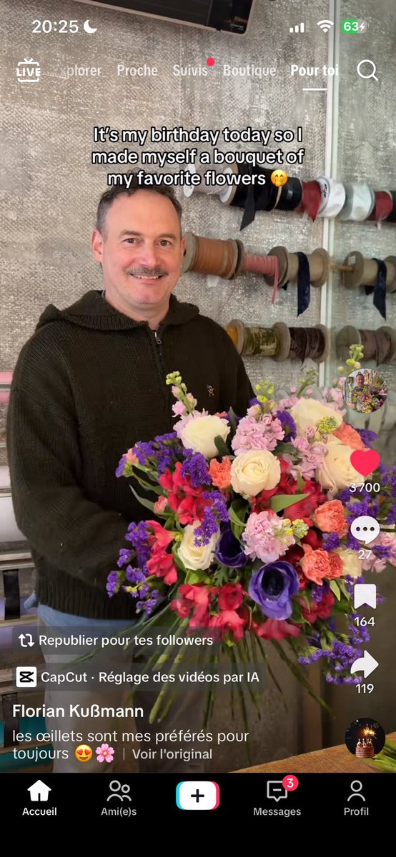 elbrdd's tweet photo. il s’est fait un bouquet avec ses fleurs préférées pour son anniversaire jv pleurer https://t.co/m3YHJBDeIM