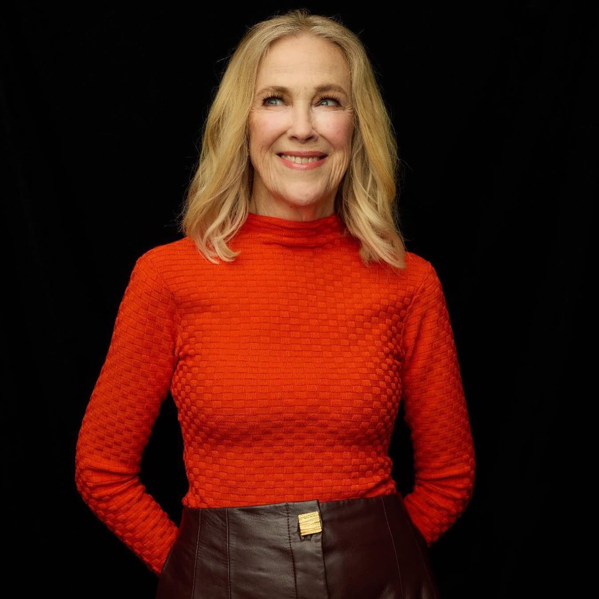 MichaelBuble's tweet image. Heartbroken doesn’t even begin to cover it.

Catherine O’Hara was one of a kind. A rare light in this world and her passing hits with a weight I can’t fully put into words.

She wasn’t just a legendary artist,
actor and comedian. She was an ambassador for Canada in the truest…