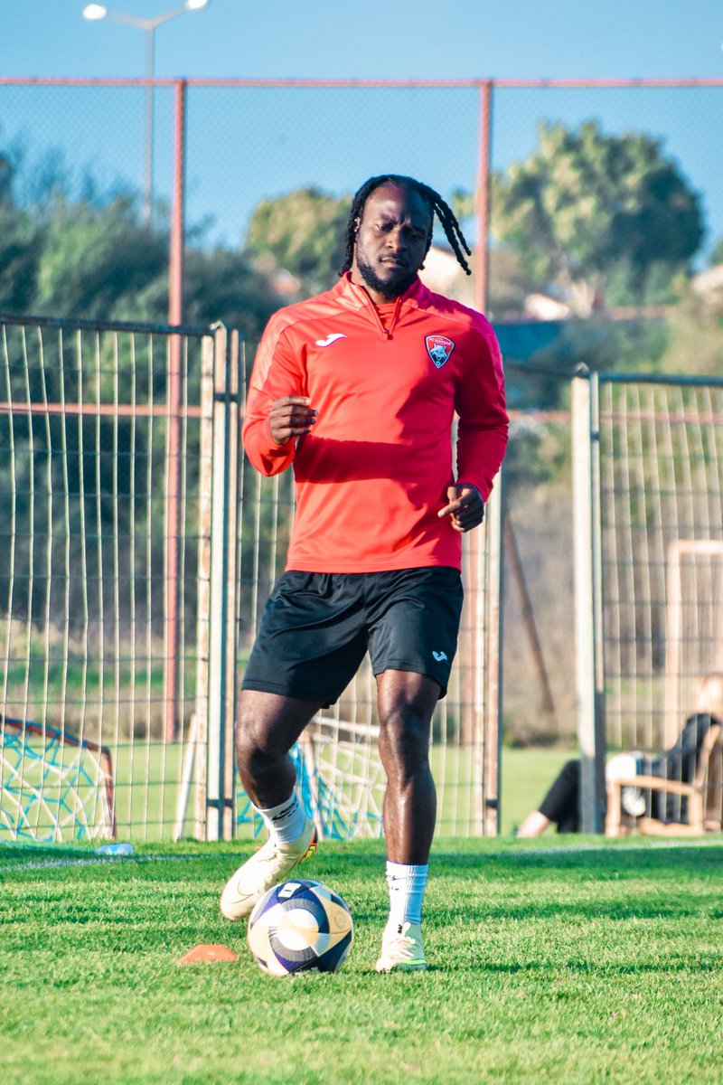 Victor Moses tweet media